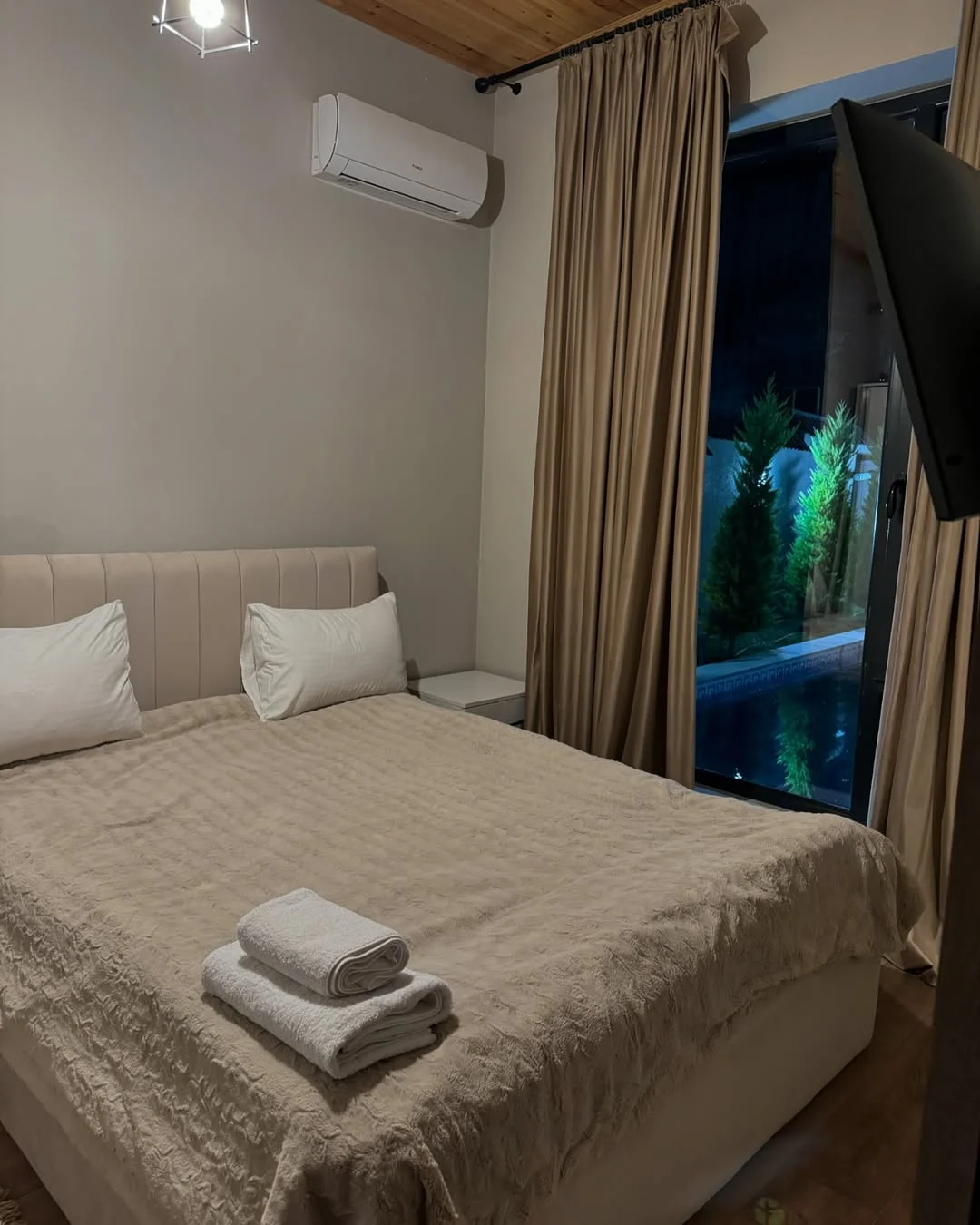 isti-hovuzlu-a-frame