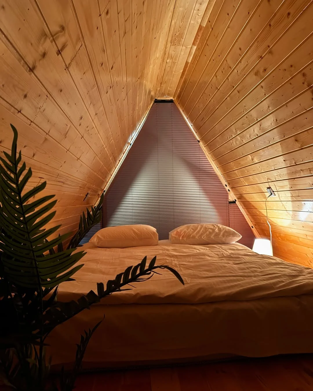 isti-hovuzlu-a-frame