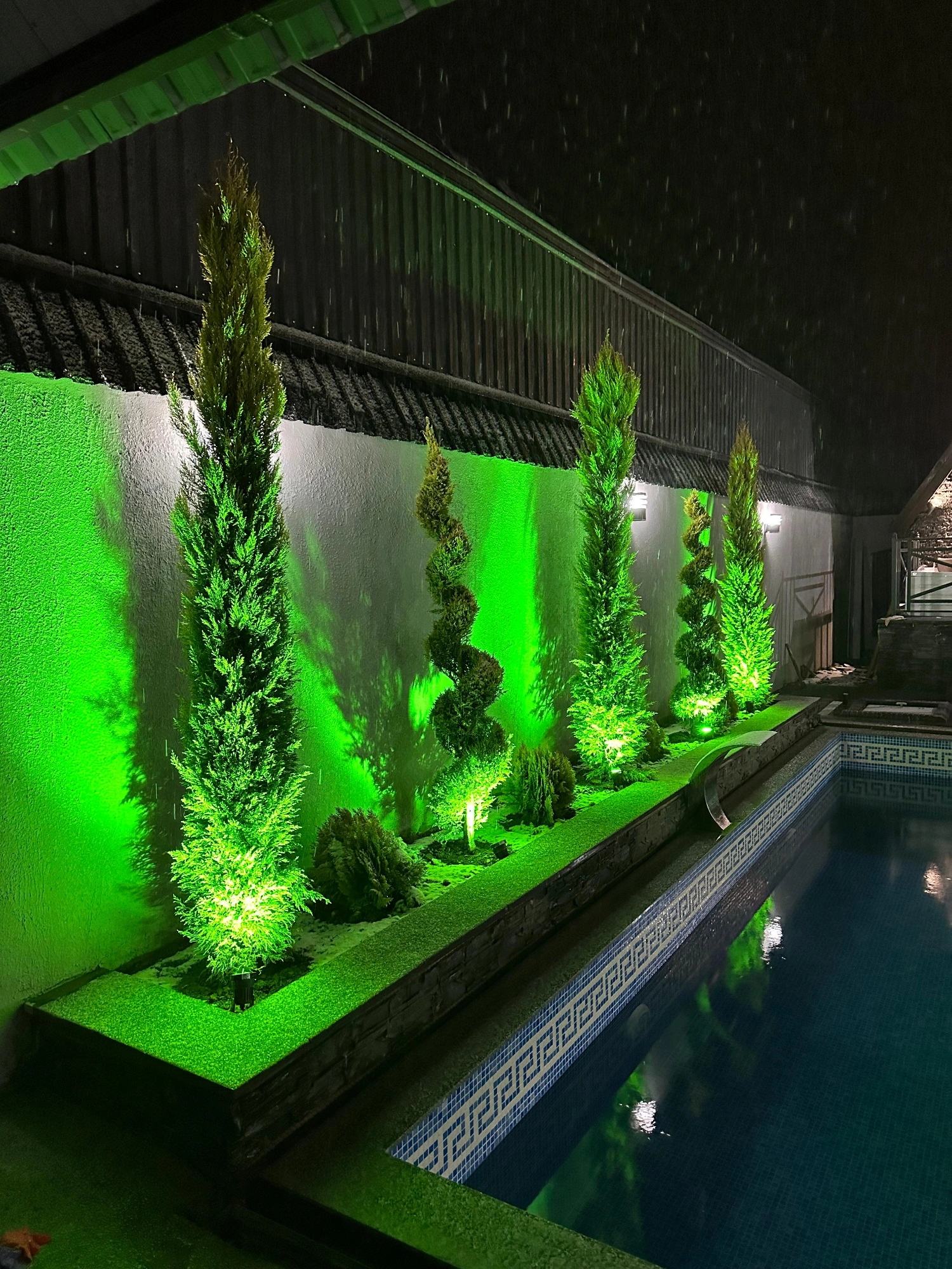 isti-hovuzlu-a-frame