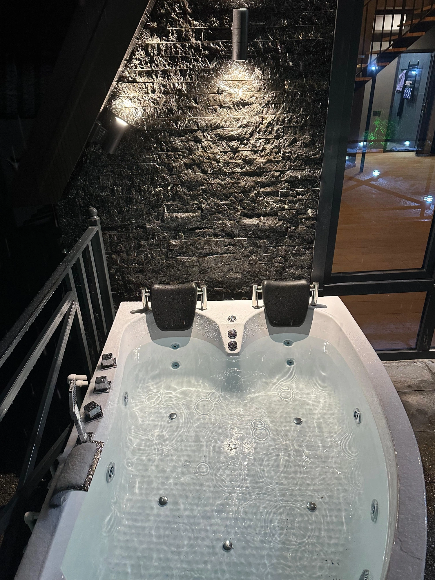 isti-hovuzlu-a-frame