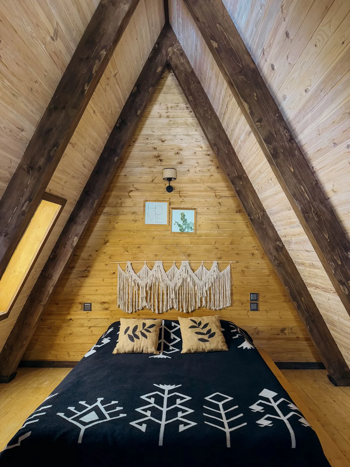 isti-hovuzlu-a-frame