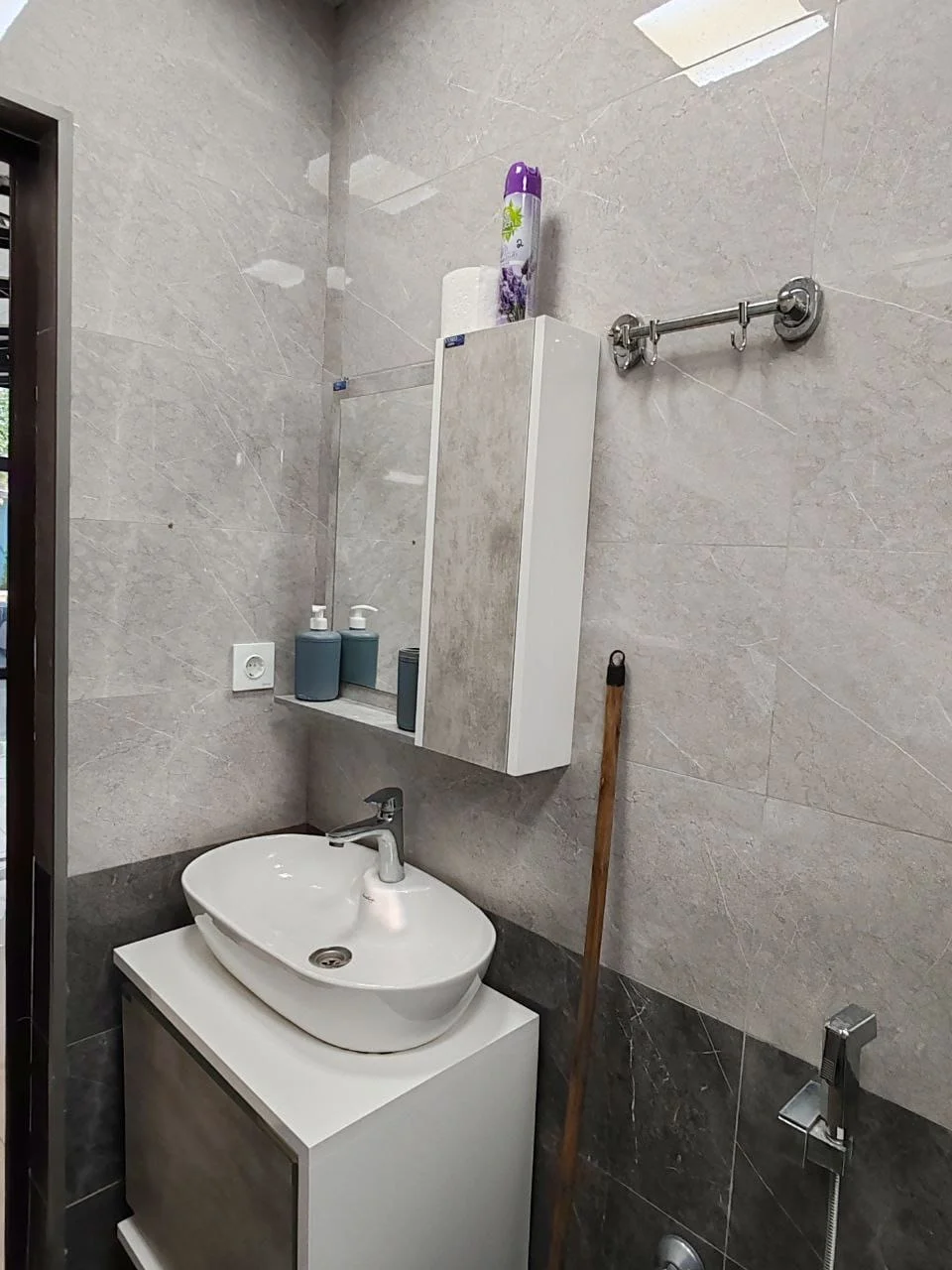 isti-hovuzlu-a-frame