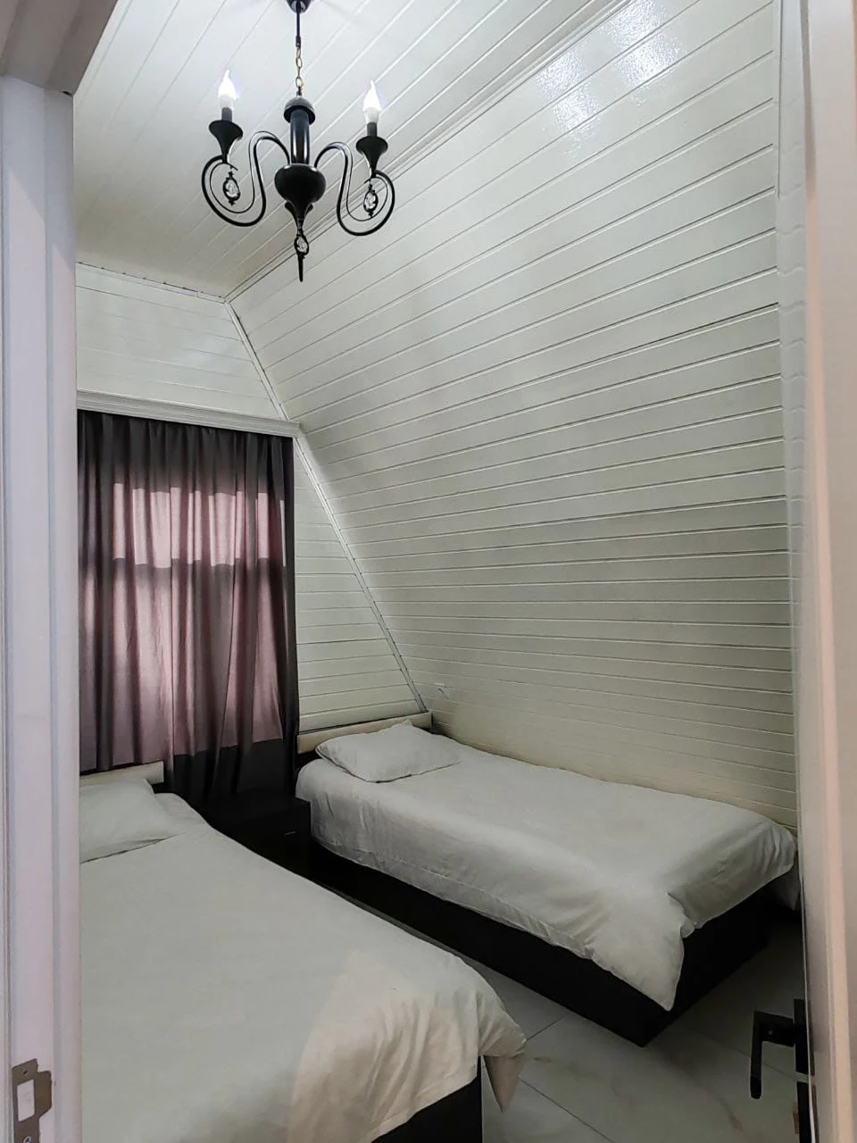 isti-hovuzlu-a-frame