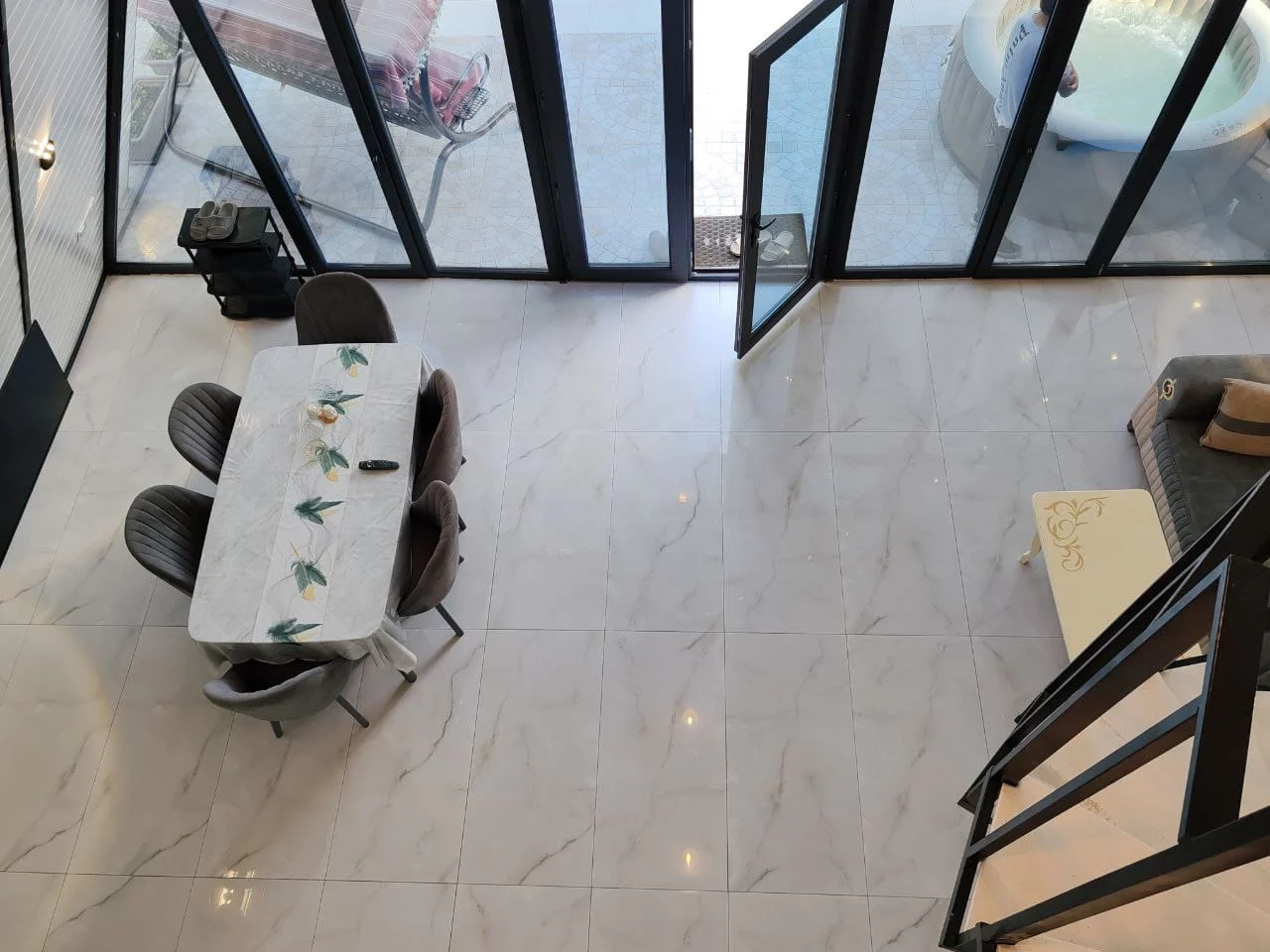 isti-hovuzlu-a-frame