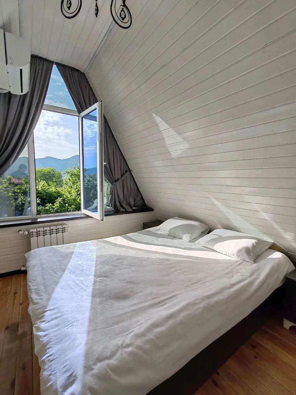 isti-hovuzlu-a-frame