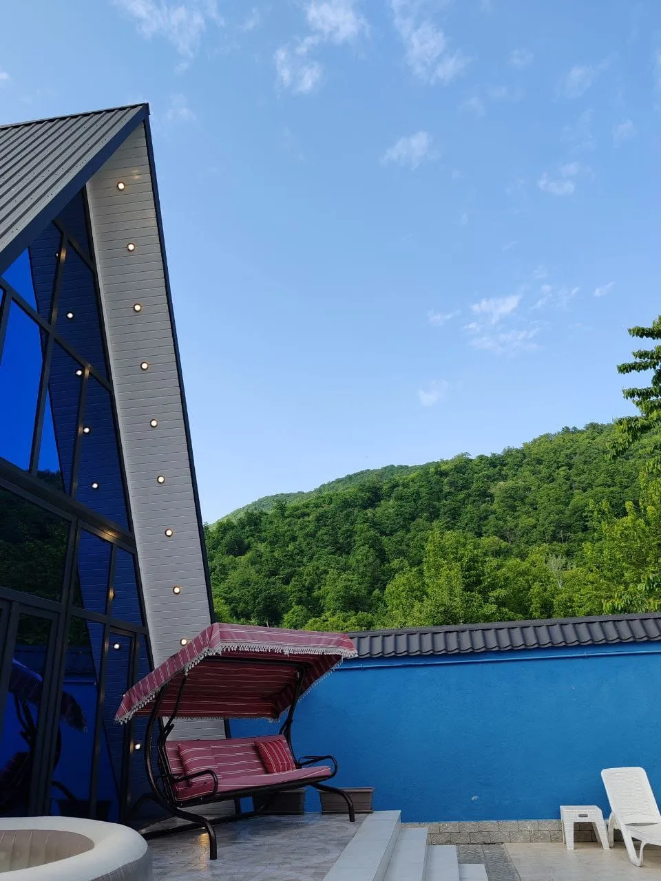 isti-hovuzlu-a-frame