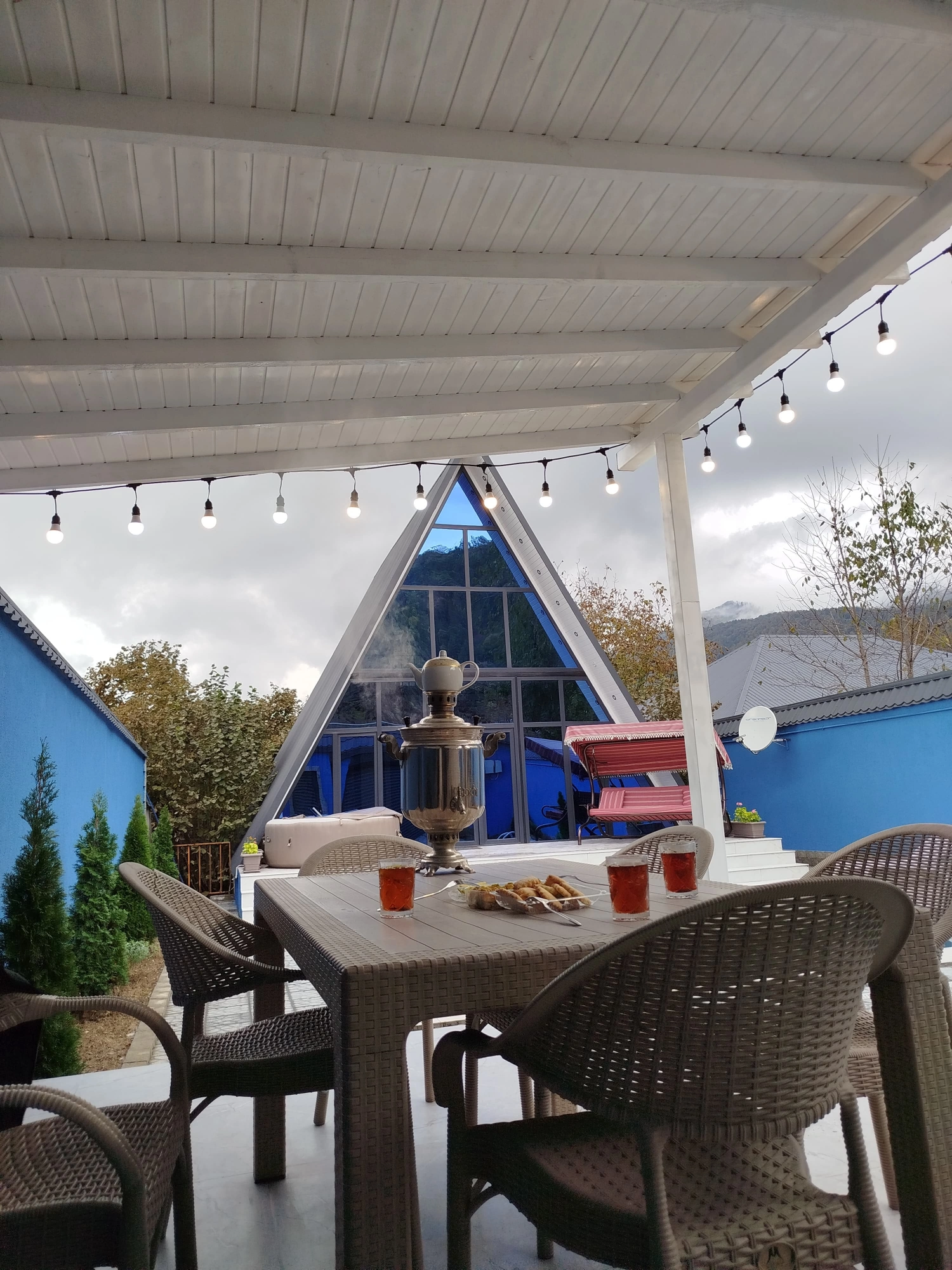 isti-hovuzlu-a-frame