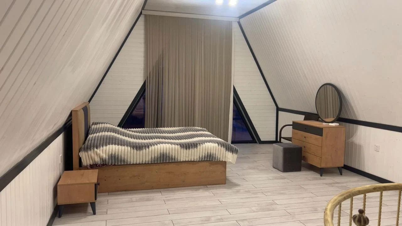 isti-hovuzlu-a-frame-pira