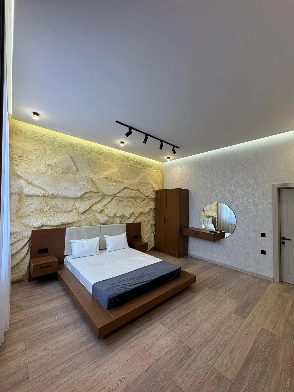 isti-hovuzlu-lks-villa