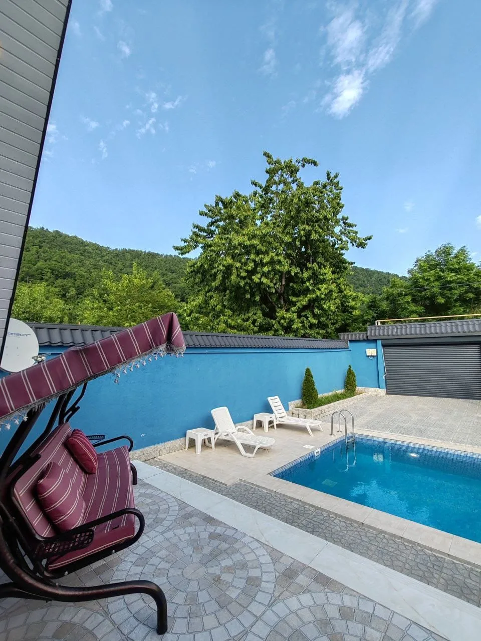 isti-hovuzlu-a-frame-a-ev