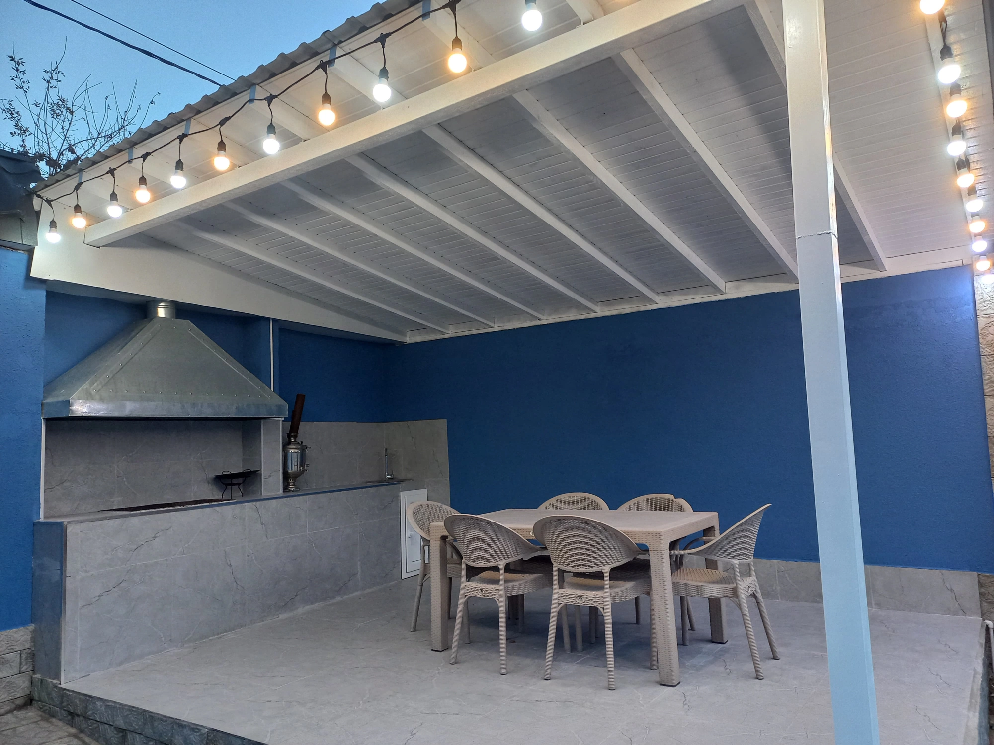 isti-hovuzlu-a-frame-a-ev