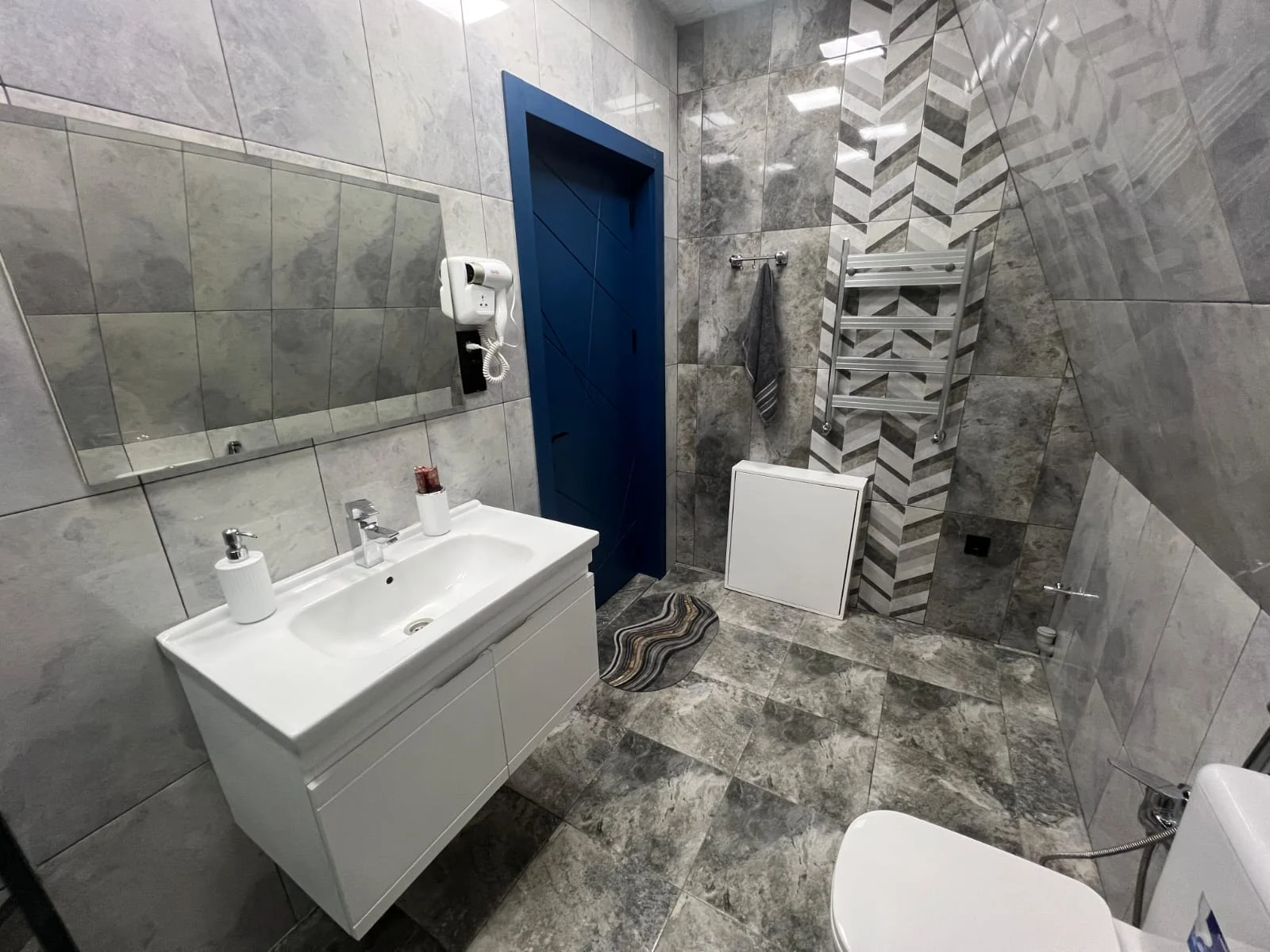 isti-hovuzlu-a-frame