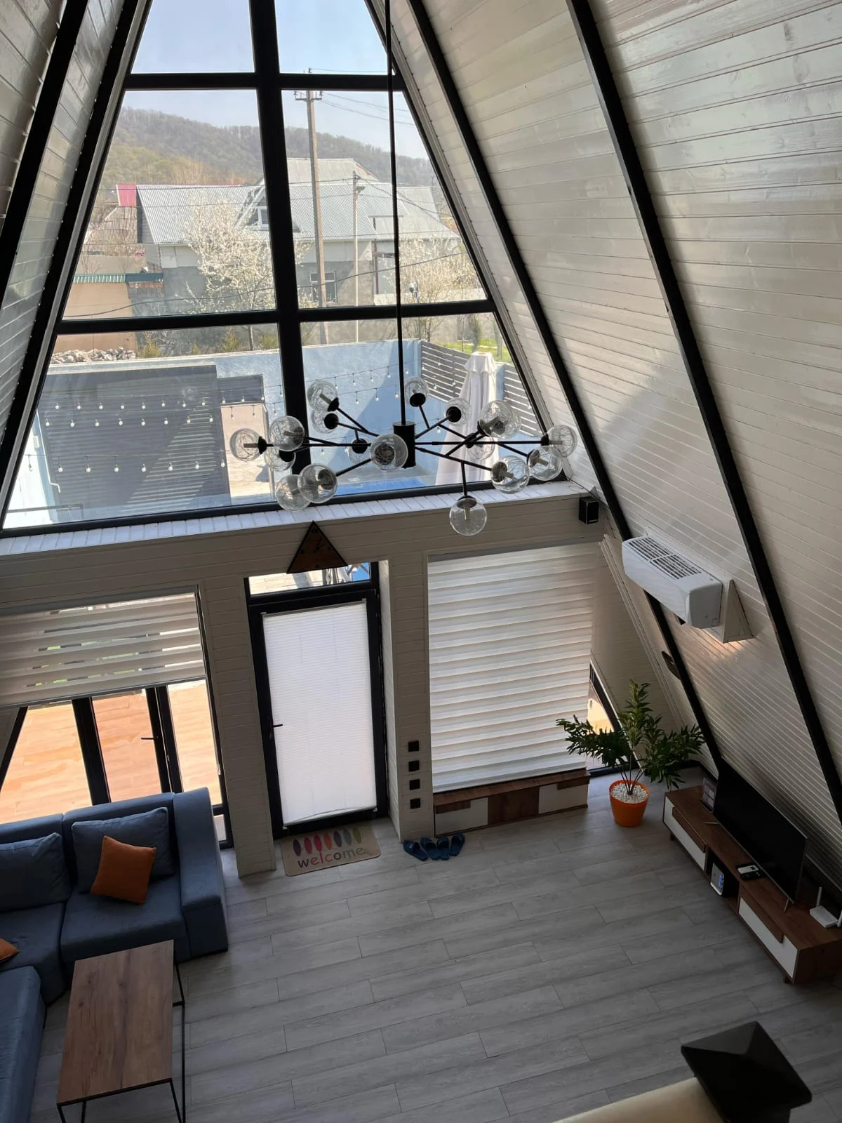 isti-hovuzlu-a-frame