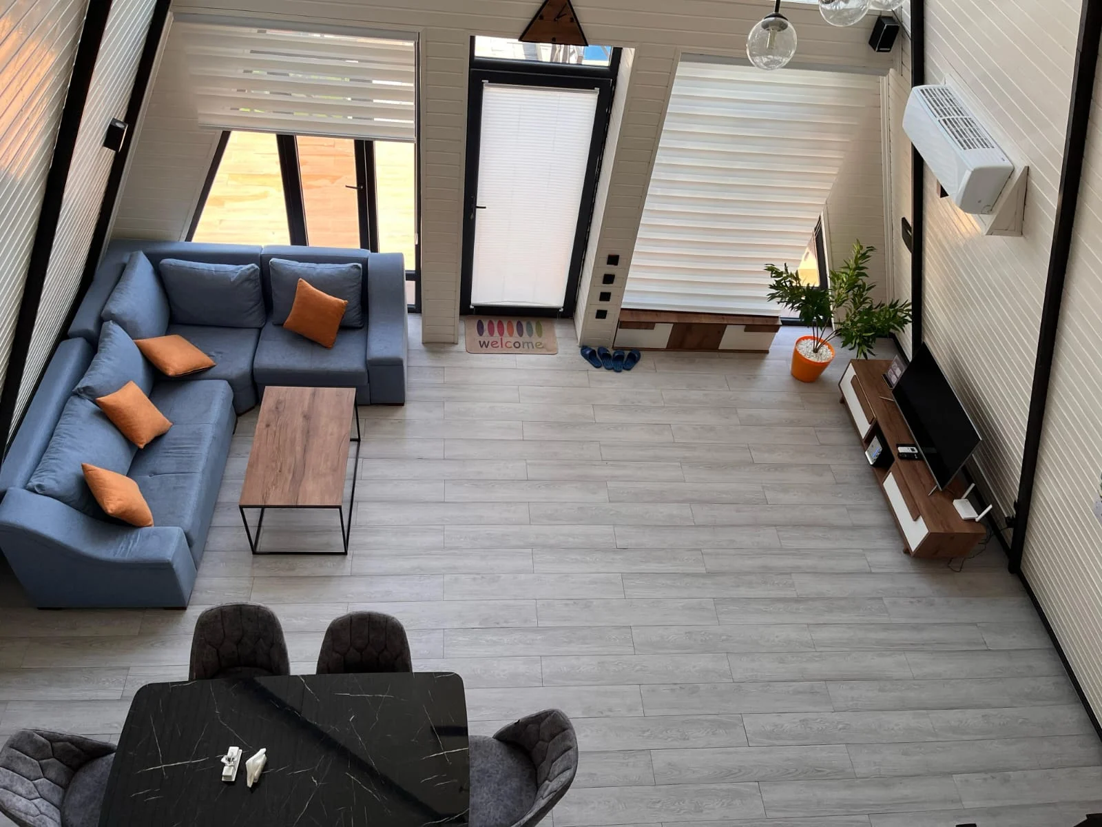 isti-hovuzlu-a-frame