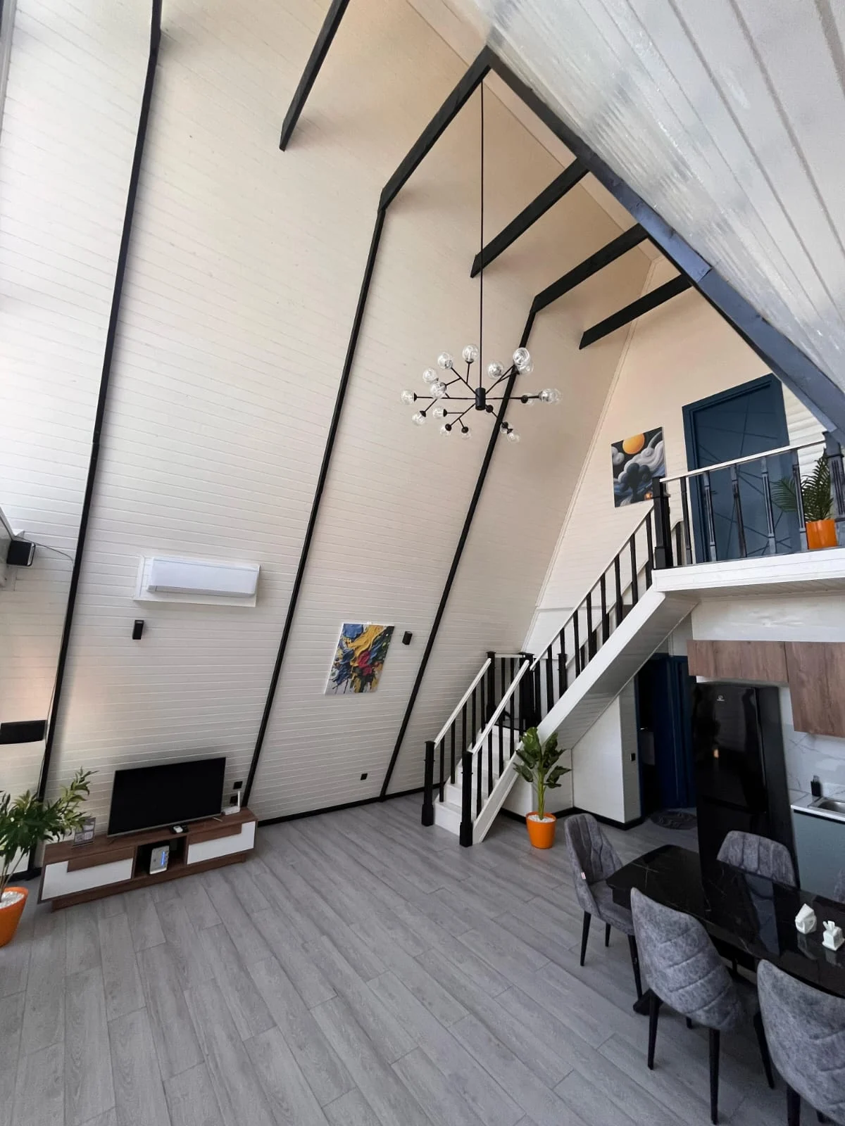 isti-hovuzlu-a-frame