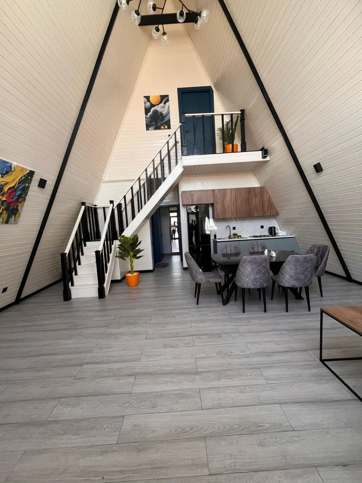 isti-hovuzlu-a-frame