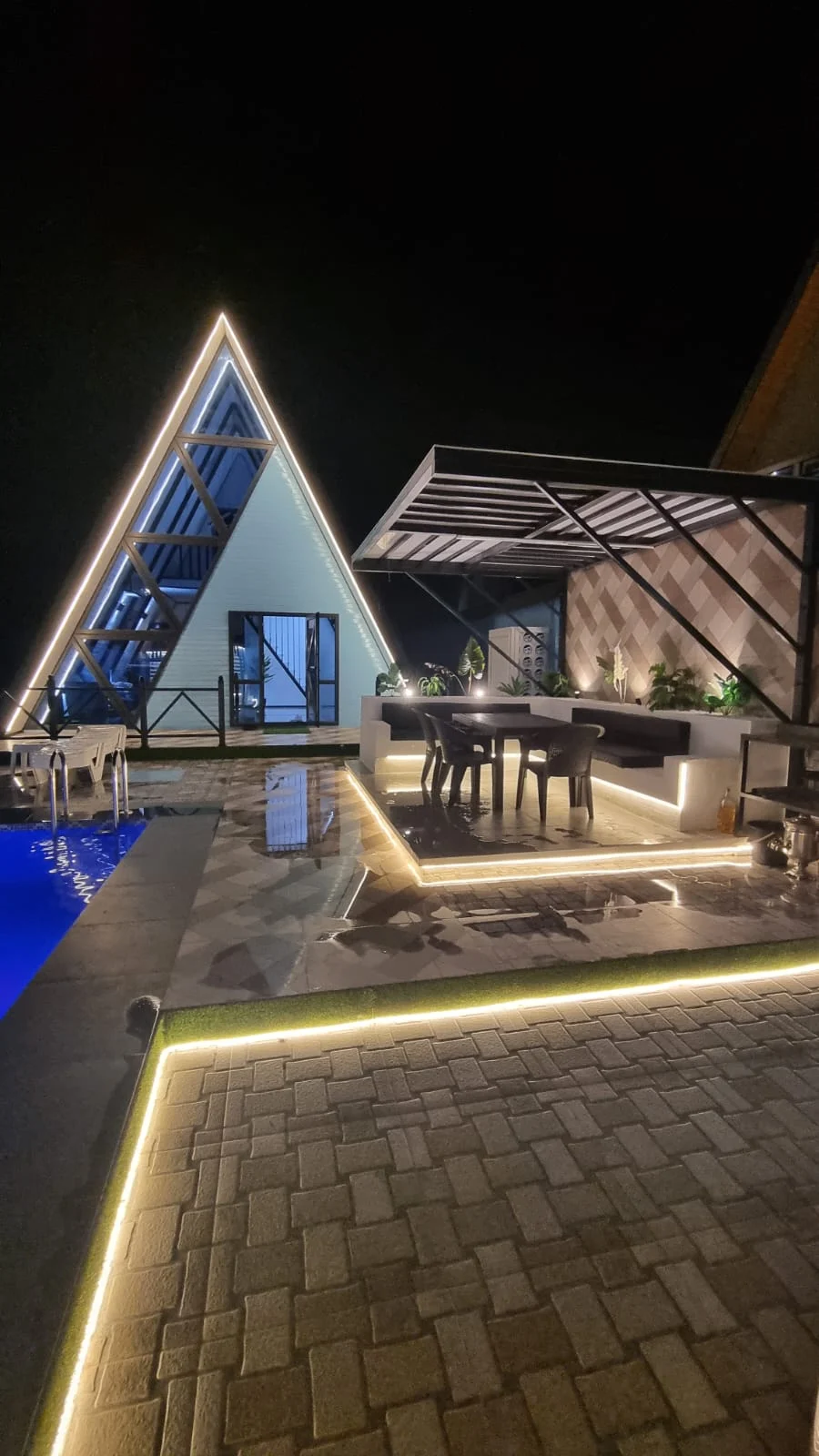 isti-hovuzlu-a-frame