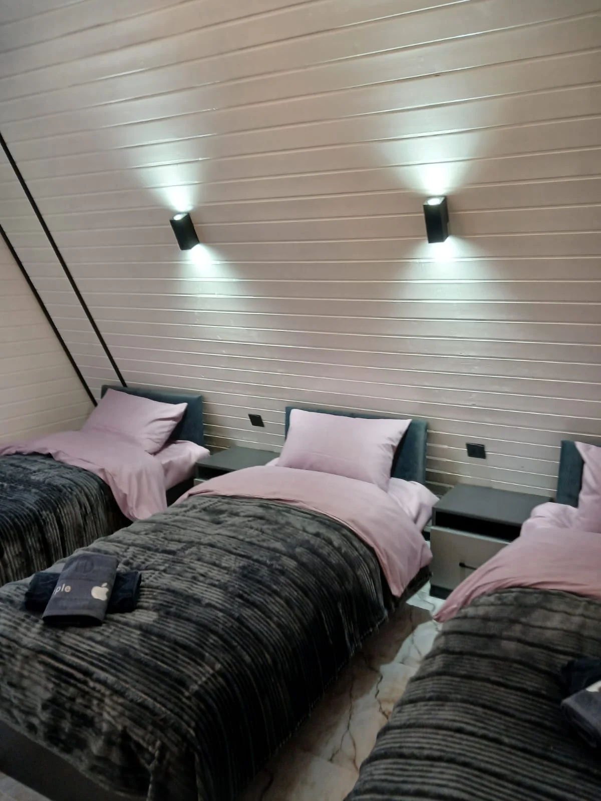 isti-hovuzlu-a-frame